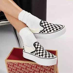 Vans Classic Checkered slip on
Stackform Sneaker